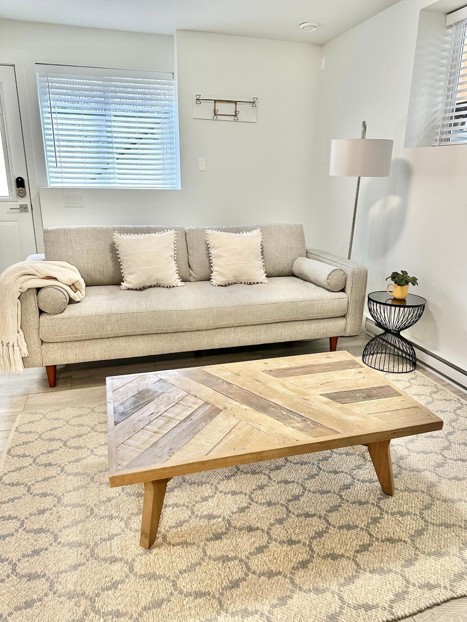 Bookyourhome Langley Bagian luar foto